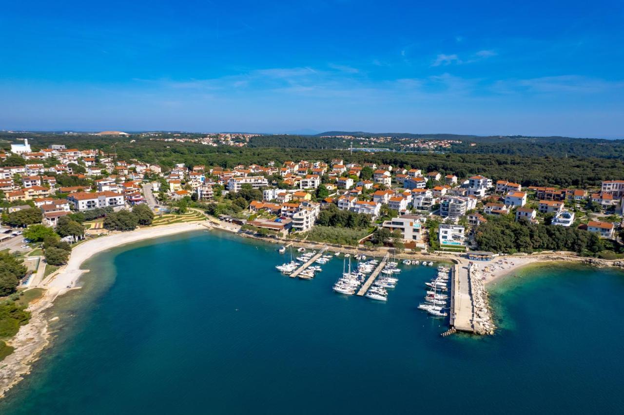 Apartment Val Pjescana Uvala Bagian luar foto